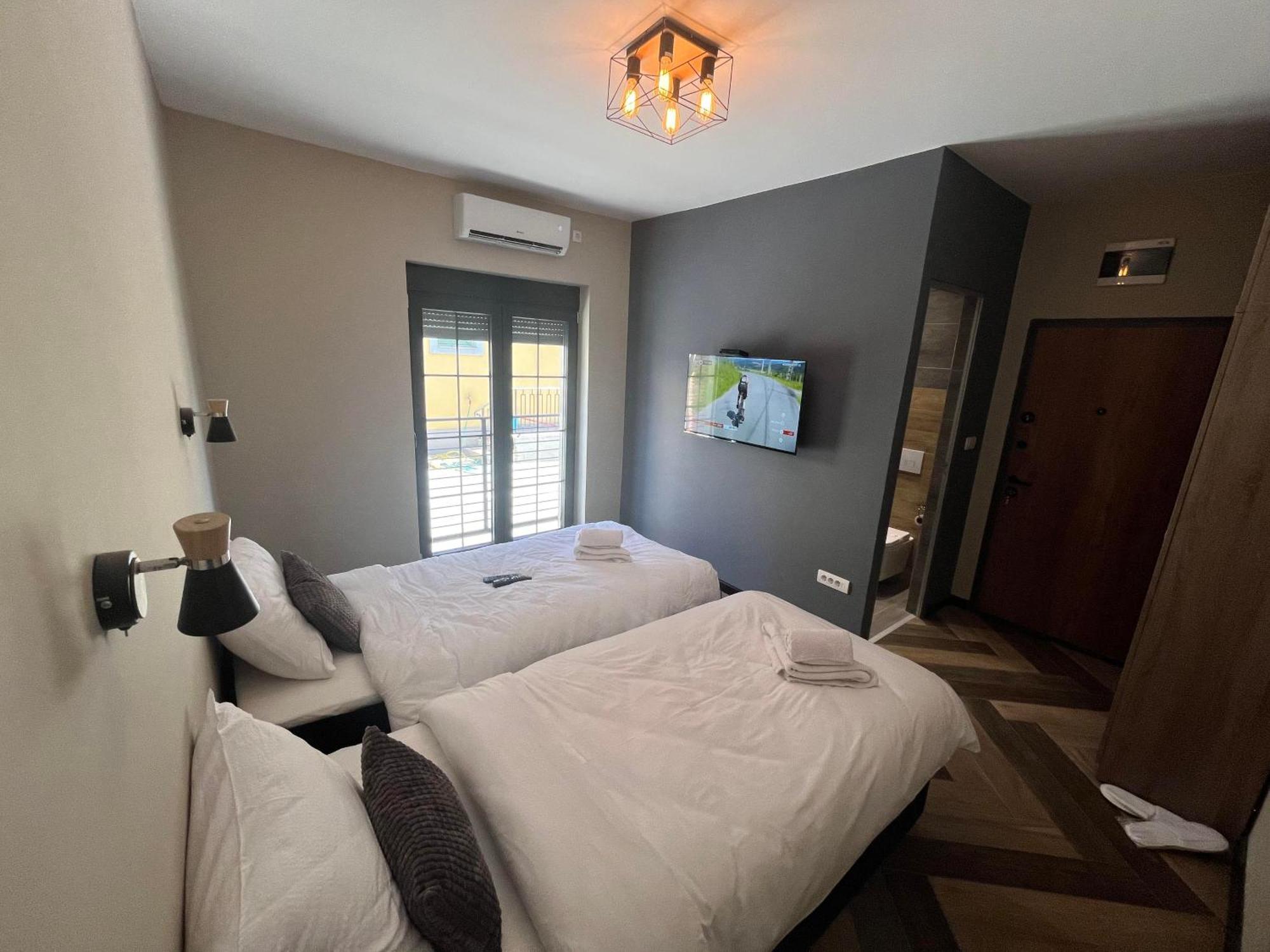 La Roue Hotel Versec Kültér fotó