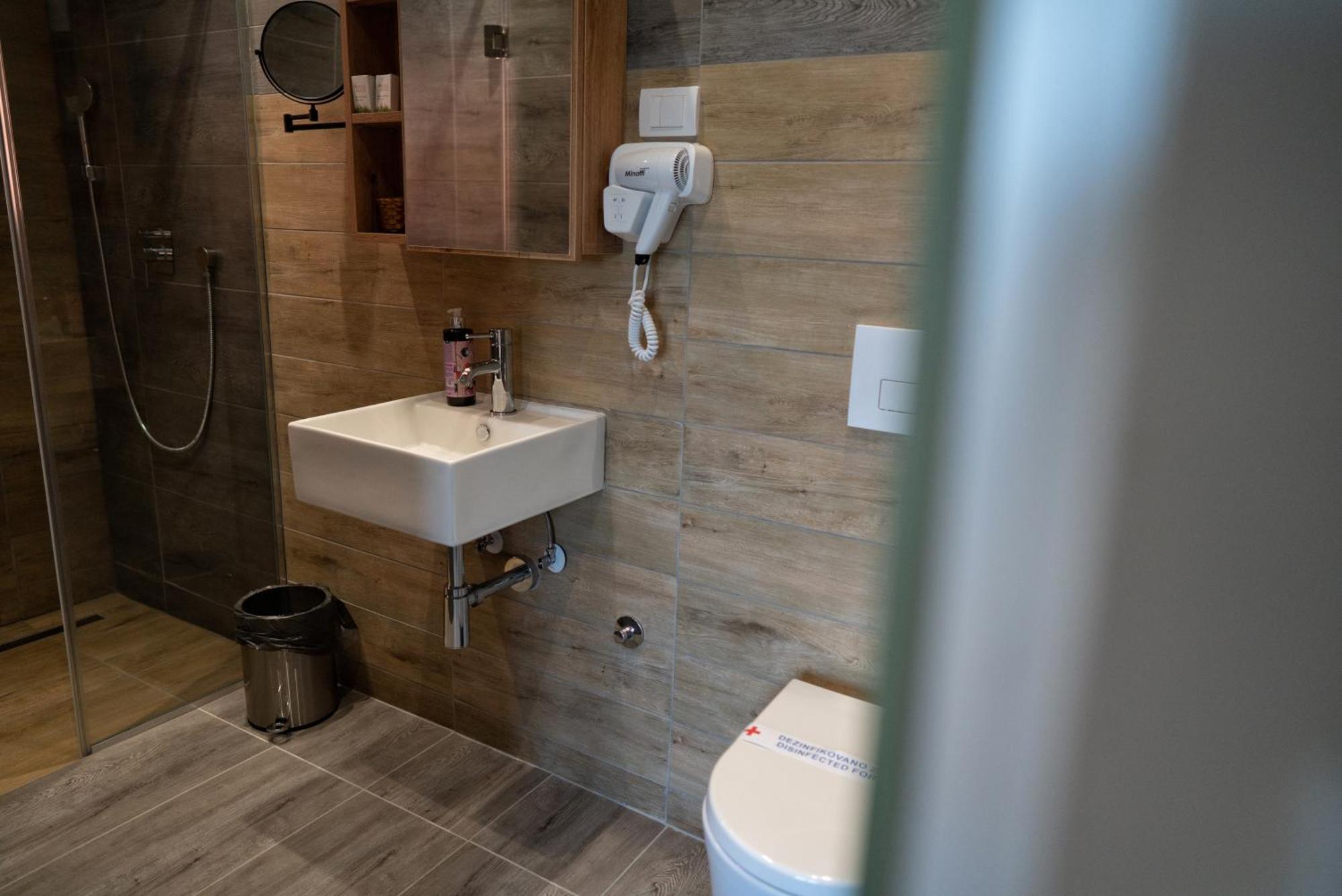La Roue Hotel Versec Kültér fotó