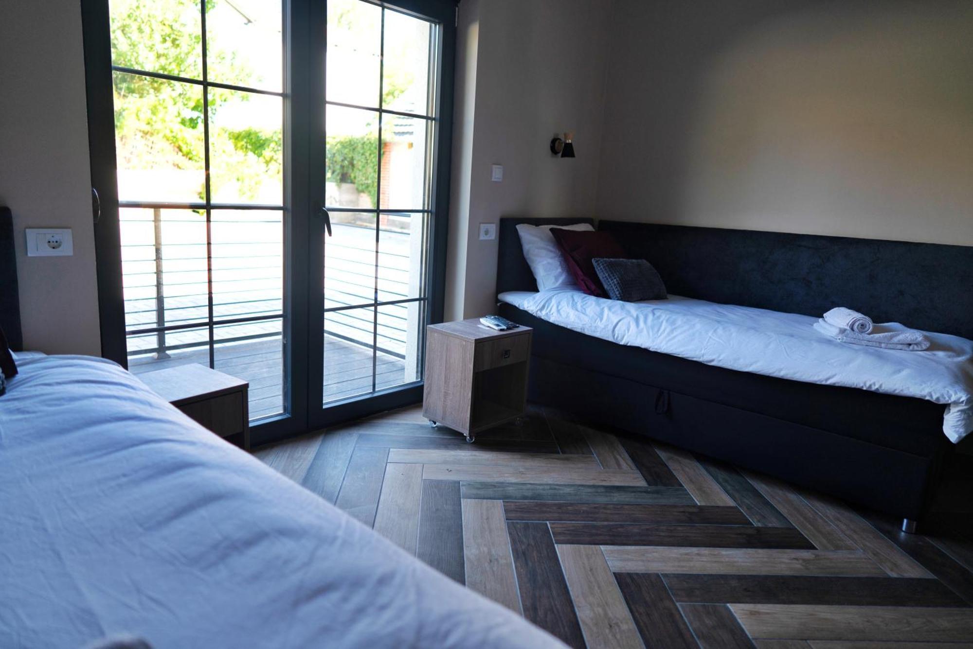 La Roue Hotel Versec Kültér fotó