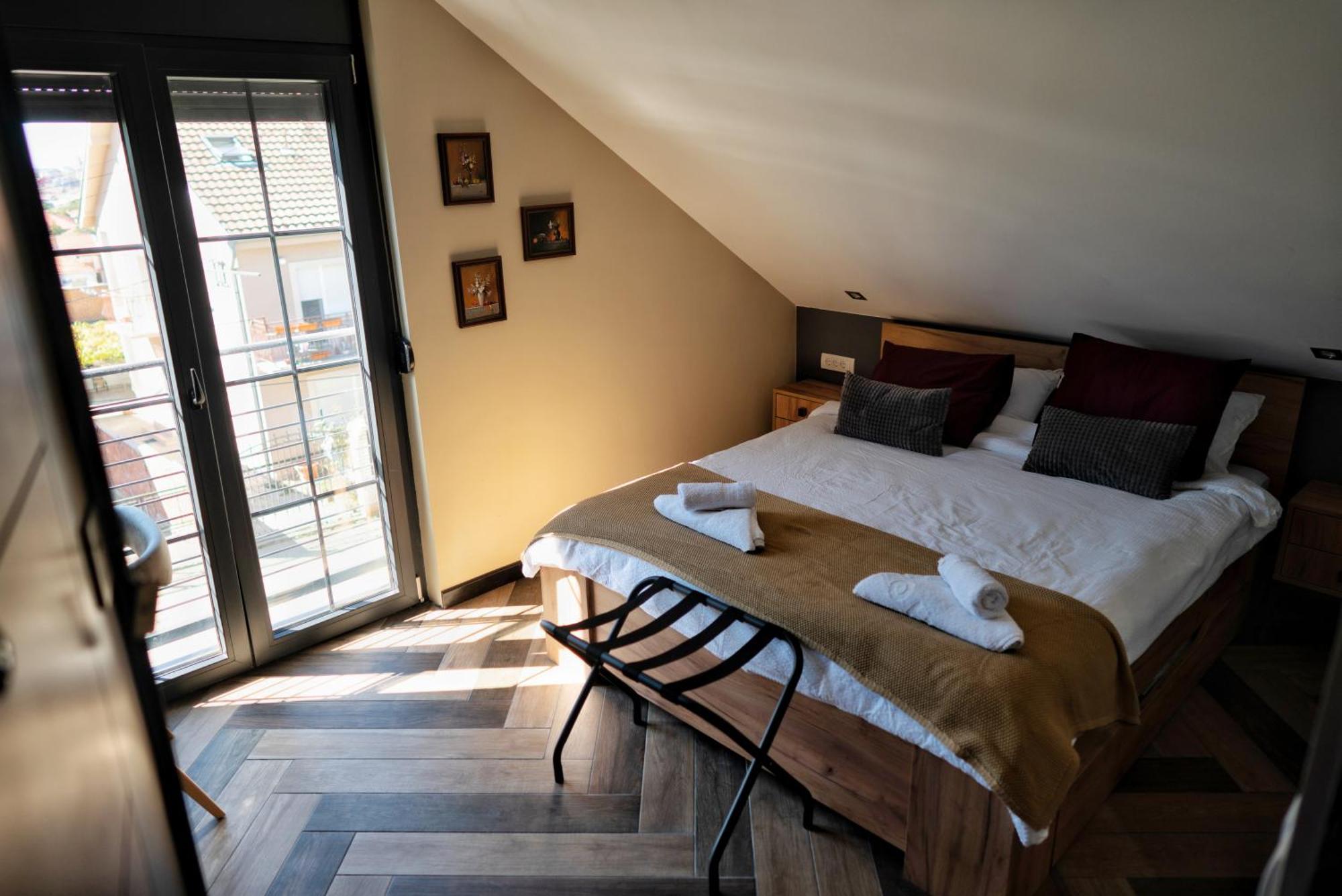 La Roue Hotel Versec Kültér fotó